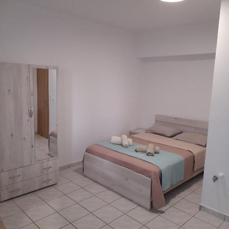 Central Studio 2 Heraklion  Luaran gambar
